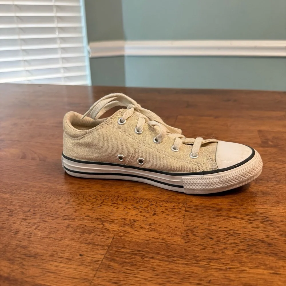 Classic Converse Gold metallic Kids Sneakers size 2